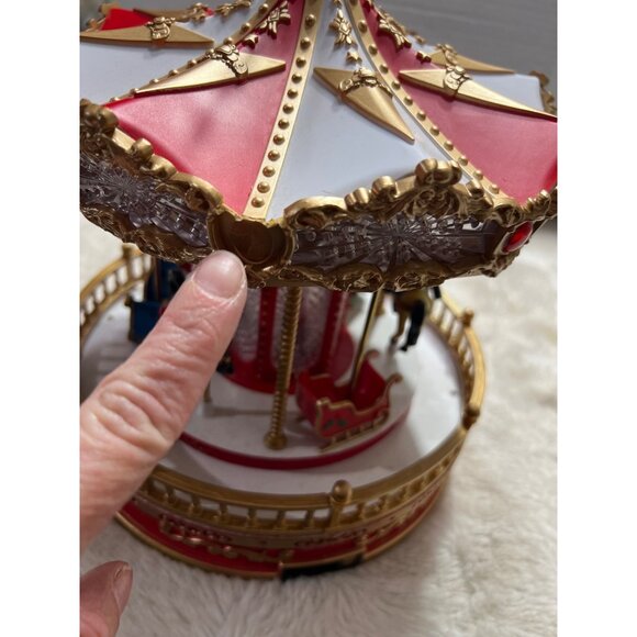 Musical Carousel With Horses & Sleigh - Picture 4 of 8